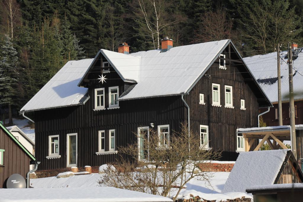 Ferienhaus Anno Dazumal, Wie Zu Oma'S Zeiten Apartman Klingenthal Szoba fotó